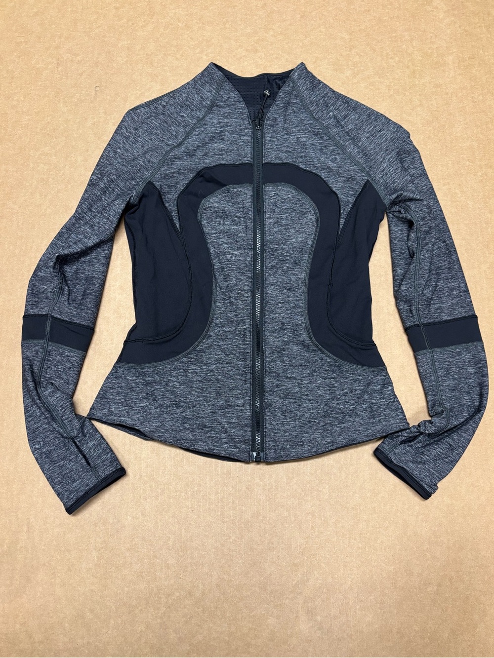Lululemon Define Jacket Wing Mesh – Heathered Black/Black – Size 6 – 2017